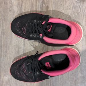 Nike light running shoes